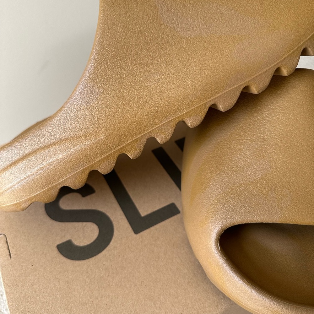 Yeezy Slides Ochre DS BRAND NEW